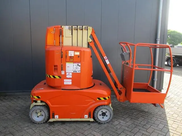 Grove-Manlift (Delta) Toucan 1010 C