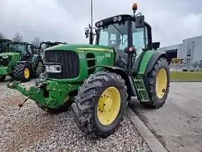 John Deere 6530