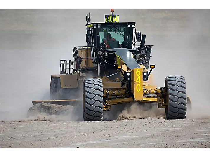 Caterpillar 24 {|d573a0623d99225df0870f5eed2686{6a2aca84c4995}|} thumbnail 4