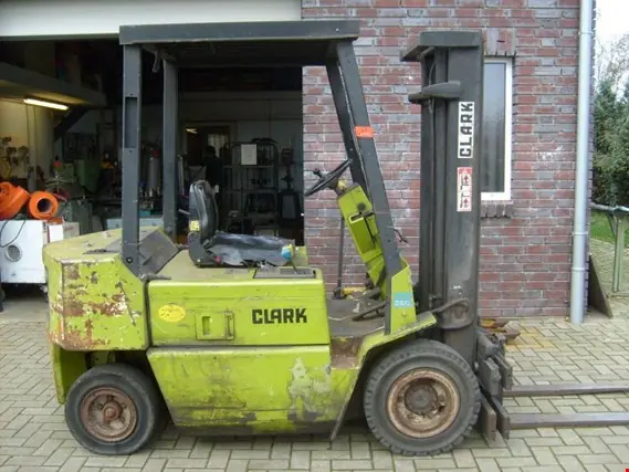 Clark DPM 25 N