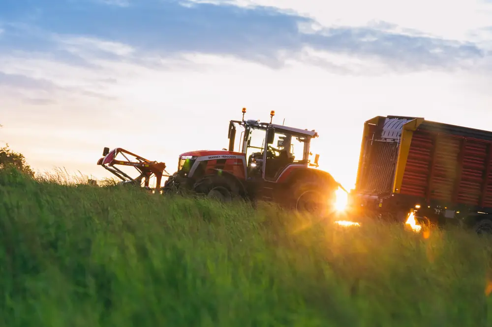 Massey Ferguson MF 8S.245 thumbnail 3