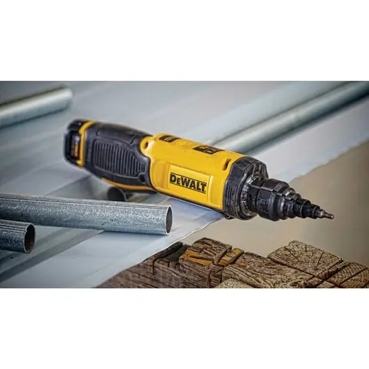 DEWALT DCF681N2