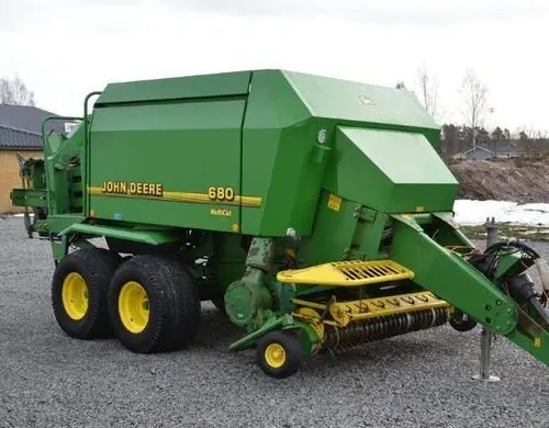 John Deere 680 Multicut