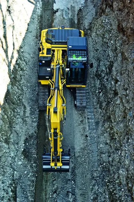 New Holland E195C EL thumbnail 3