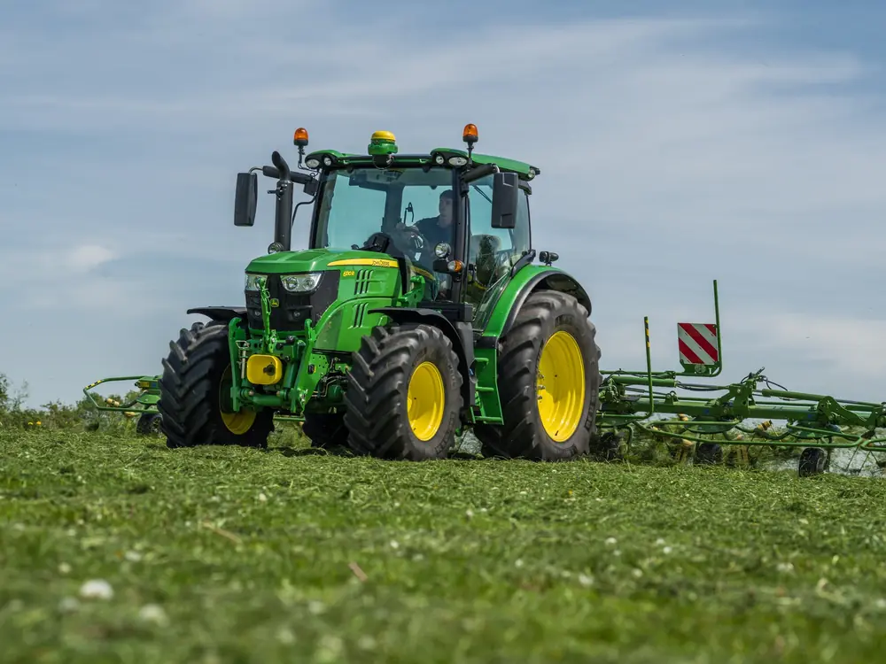 John Deere 6130R