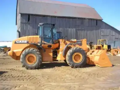 Case 821 E