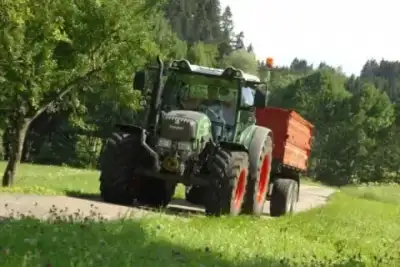 Fendt 211 F Vario thumbnail 2