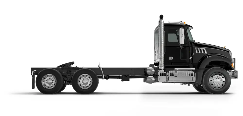Mack Granite 36" Sleeper MP7 6x2 thumbnail 2