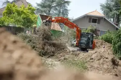 Hitachi ZX 135 US-3 thumbnail 2