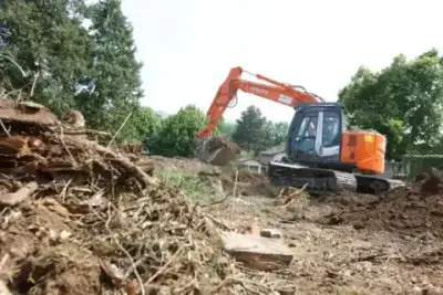 Hitachi ZX 135 US-3 thumbnail 3