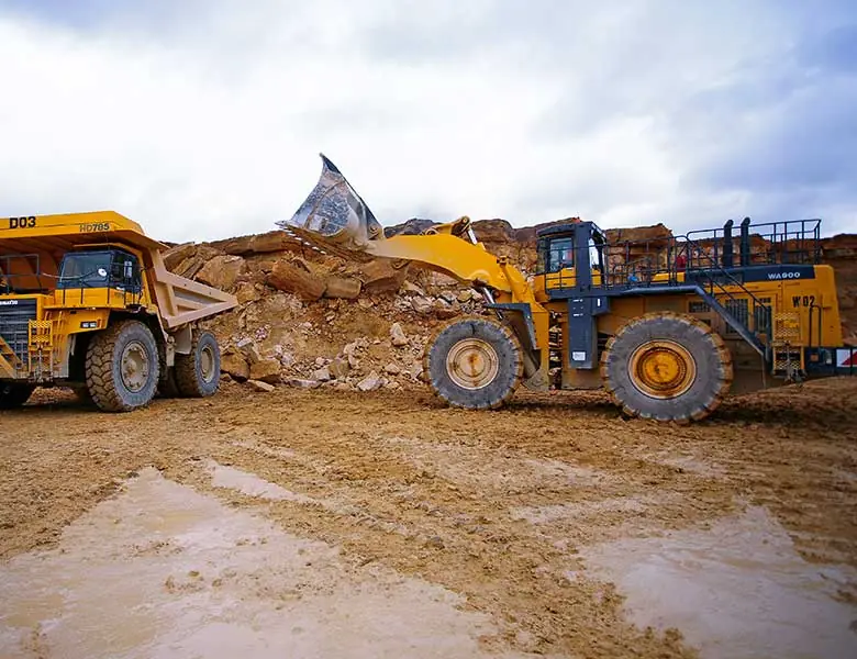Komatsu WA900-3 thumbnail 4