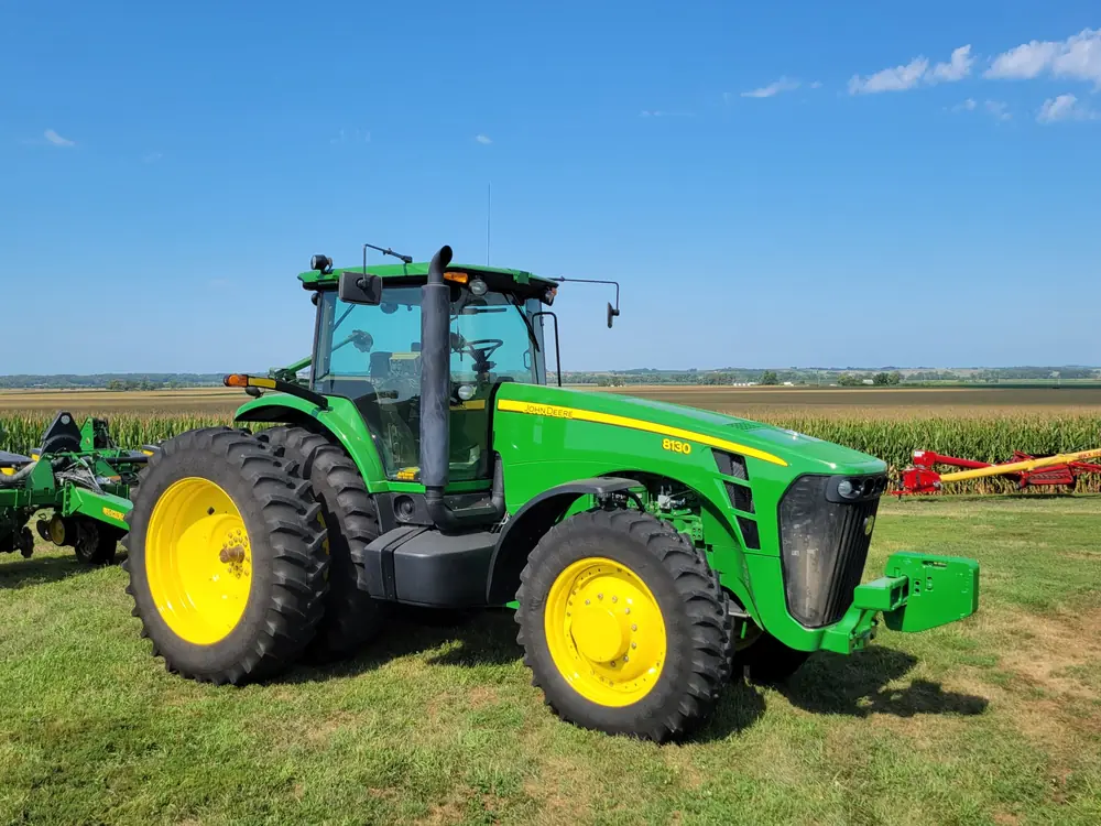 John Deere 8130