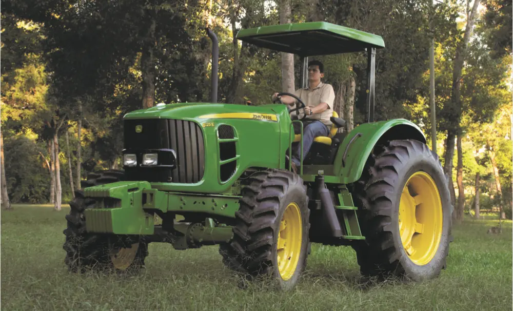 John Deere 6110 E