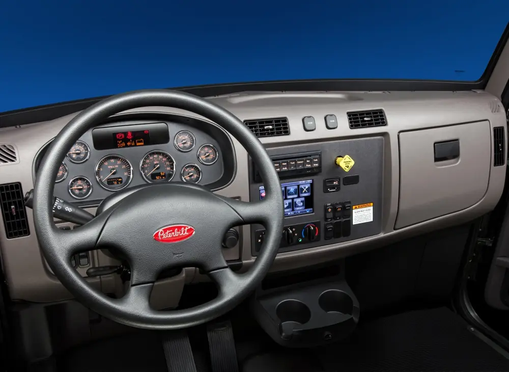 Peterbilt 325 PACCAR PX-7