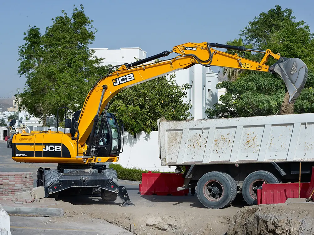 JCB JS175W