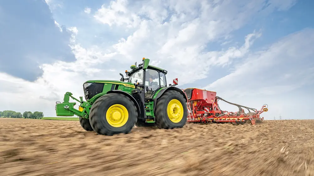 John Deere 6R 215