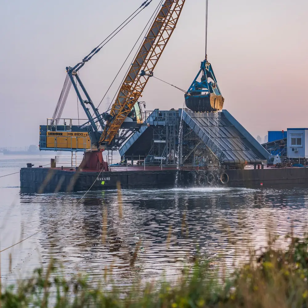 Liebherr HS 8100.1 thumbnail 3