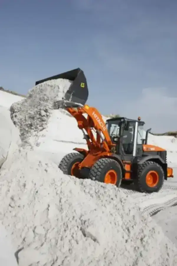 Hitachi ZW 140 thumbnail 3