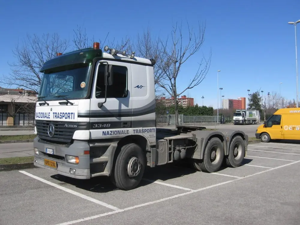 Mercedes-Benz Actros 3348 AK 6x6 thumbnail 2