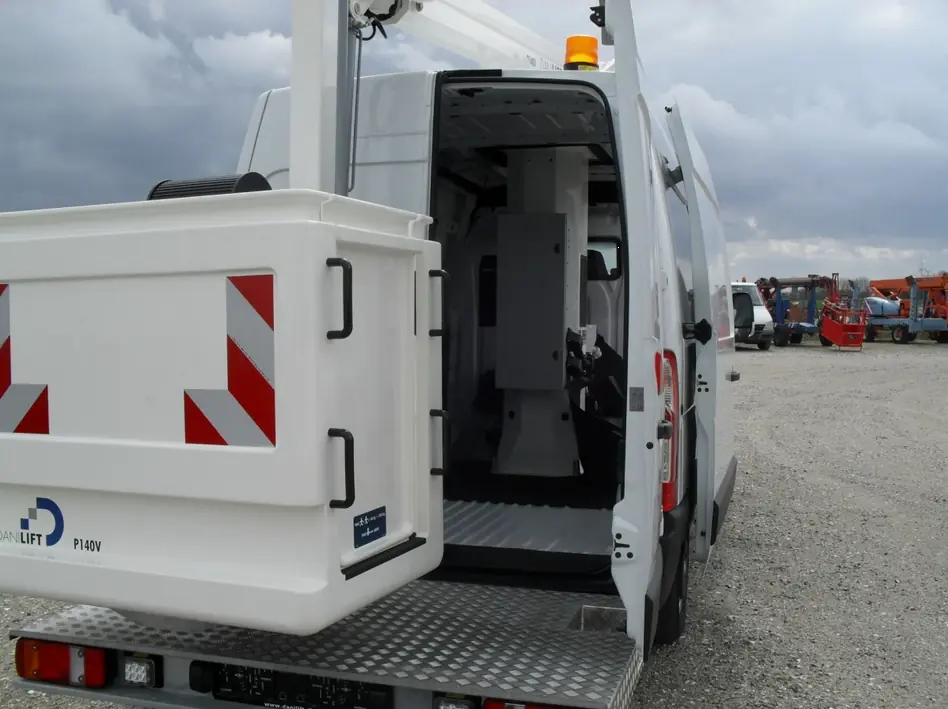 Danilift P140V