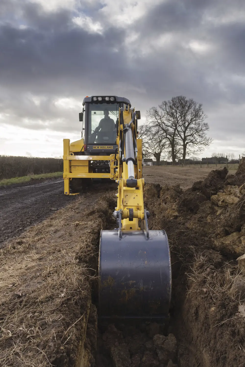 New Holland B110C TC thumbnail 17