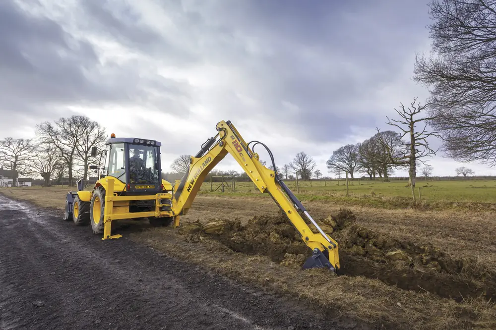 New Holland B110C TC thumbnail 18