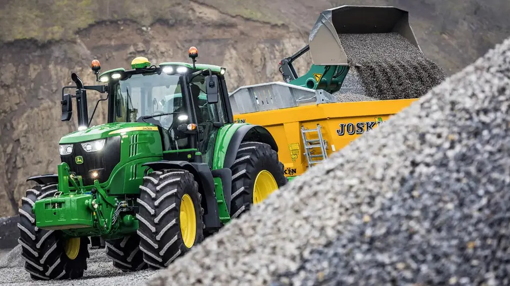 John Deere 6175M