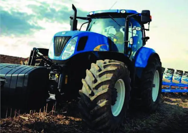 New Holland T7040 SideWinder II