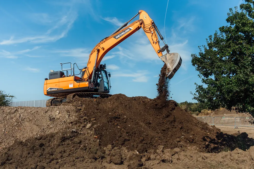 Develon DX225LC-7