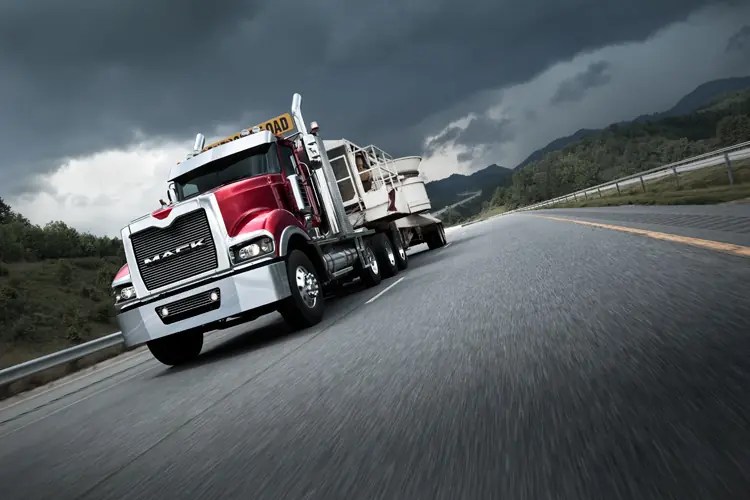 Mack TITAN Day Cab ISX 550 6x4 thumbnail 14