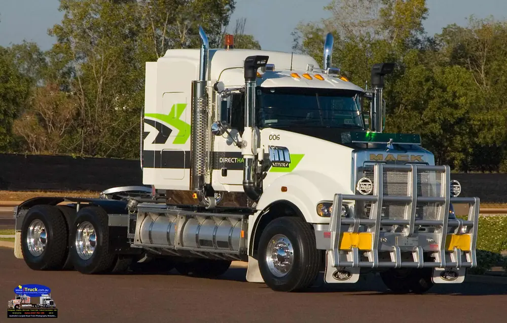 Mack TITAN Day Cab ISX 550 6x4 thumbnail 3