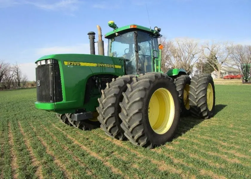 John Deere 9300