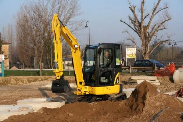 Komatsu PC35MR-3 thumbnail 4