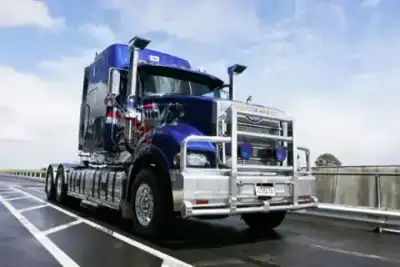 Mack TITAN 64" High-rise Sleeper Cab ISX 550 8x6 thumbnail 2