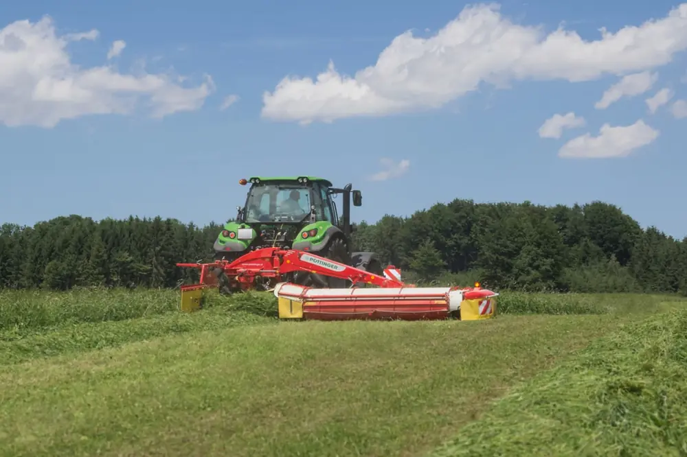 Pöttinger NovaCat 302 CF
