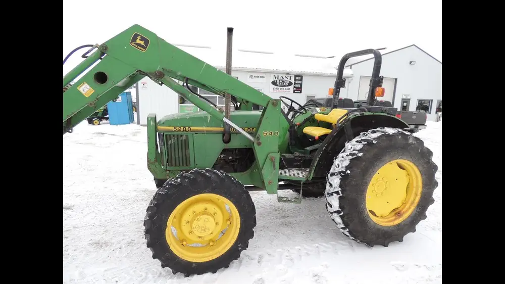 John Deere 5200