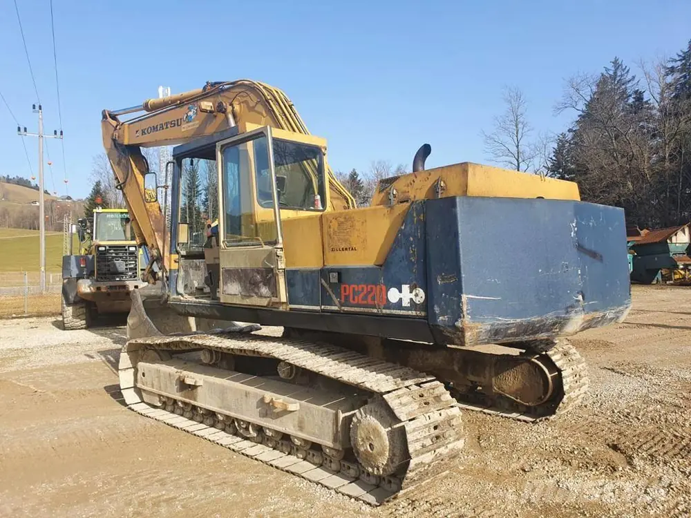 Komatsu PC220-3