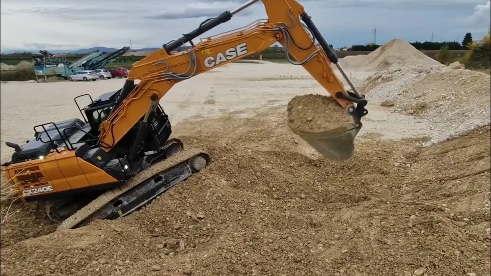 Case CX240E