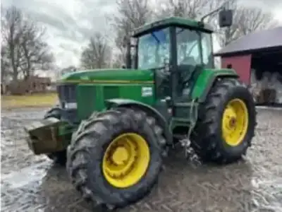 John Deere 7700