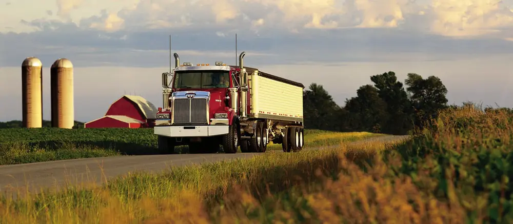 Western Star 4900 SB 34" Stratosphere High Roof Detroit DD16 thumbnail 2