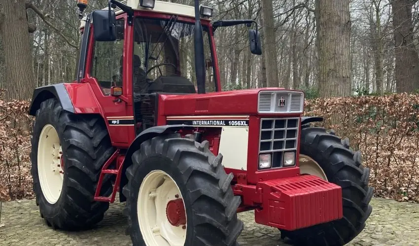 International Harvester 1056