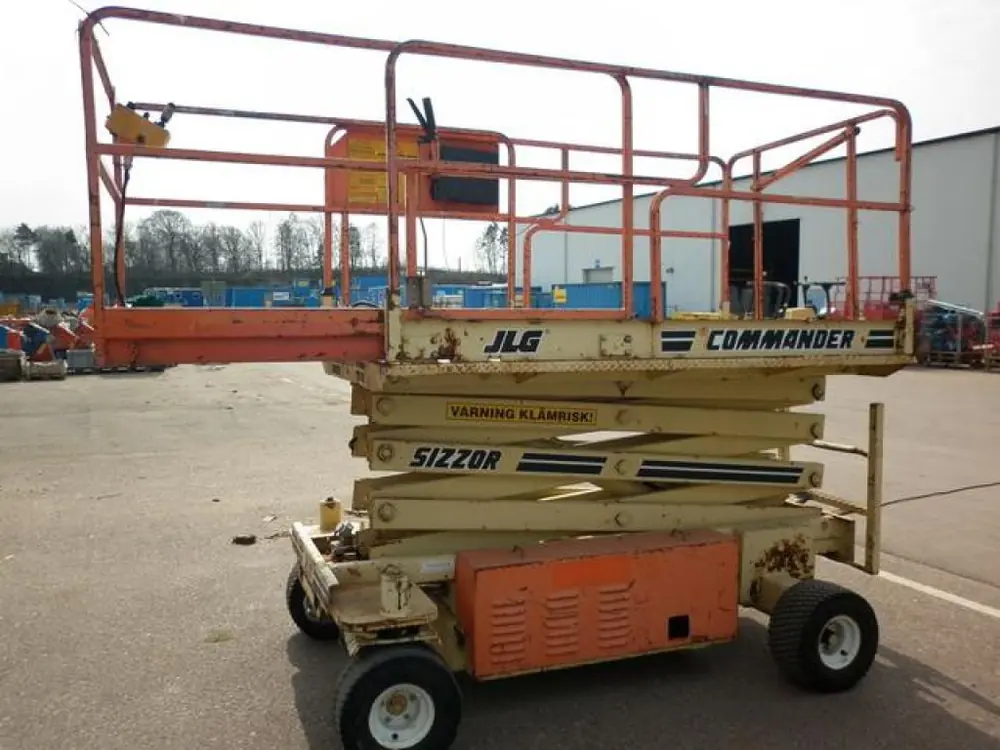 JLG CM 2558