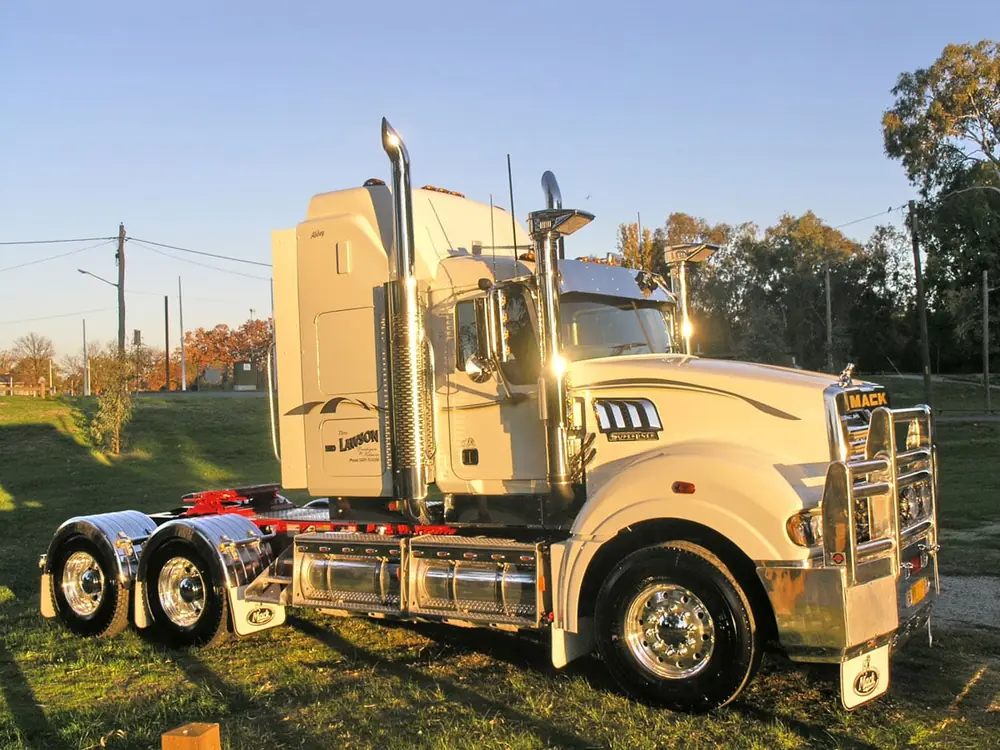 Mack SuperLiner RWL712L CA494 ETAZ673A 4x2 thumbnail 4