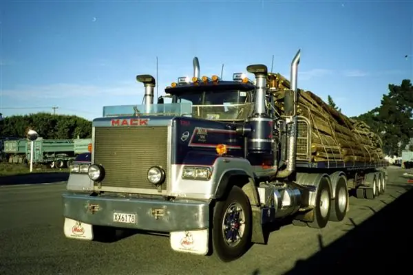 Mack SuperLiner RWL712L CA494 ETAZ673A 4x2 thumbnail 9