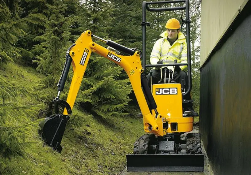JCB 8008 CTS thumbnail 2