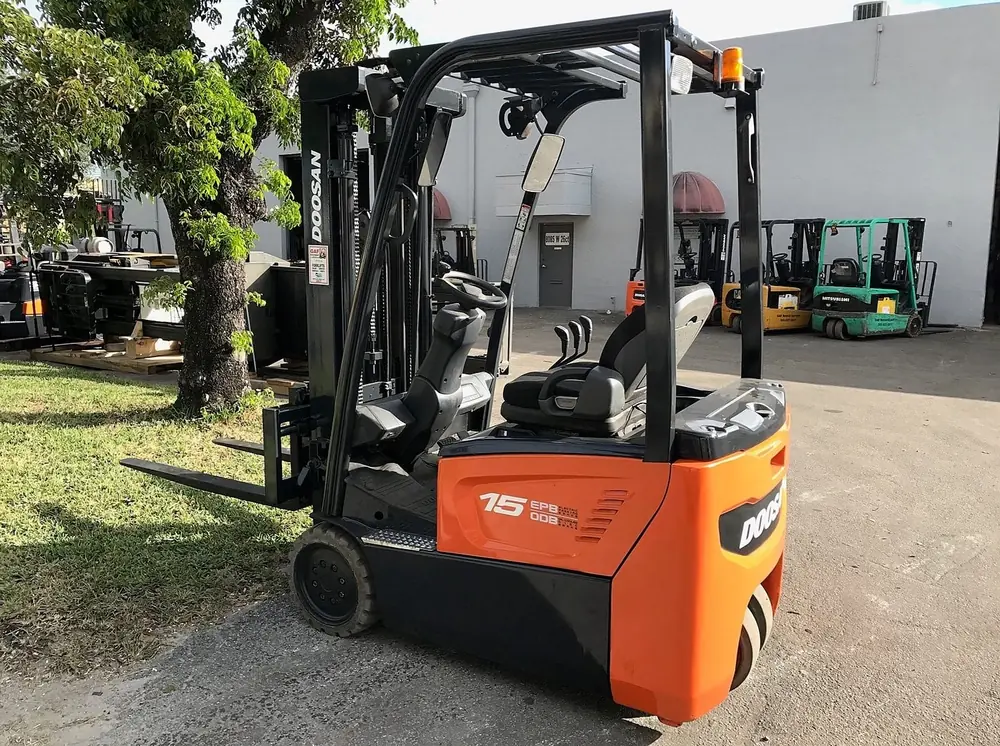 Doosan B15T-7