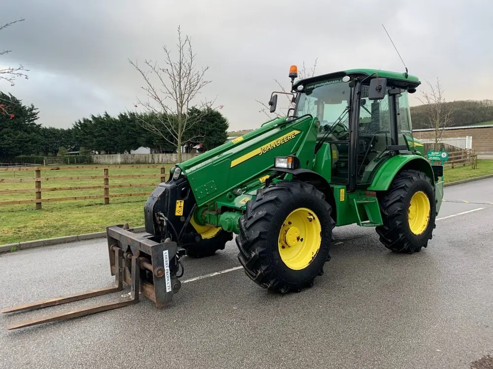 John Deere 3800