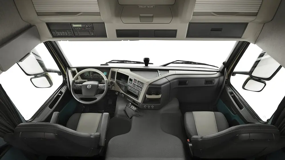 Volvo Trucks FM11.330 6x2 Tractor Low Lite Pusher