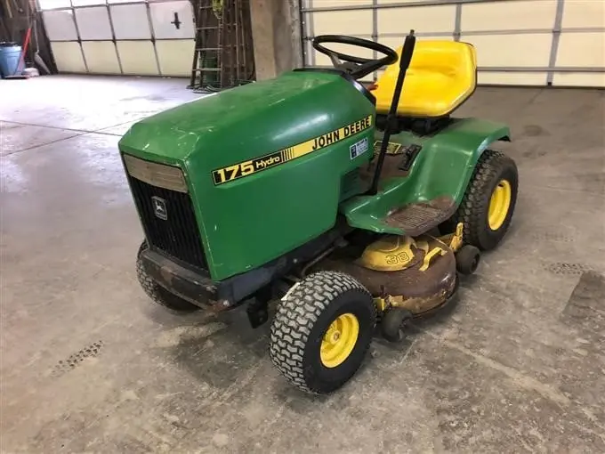 John Deere 175