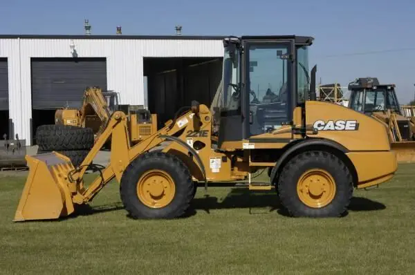 Case 221 E S-3 thumbnail 4